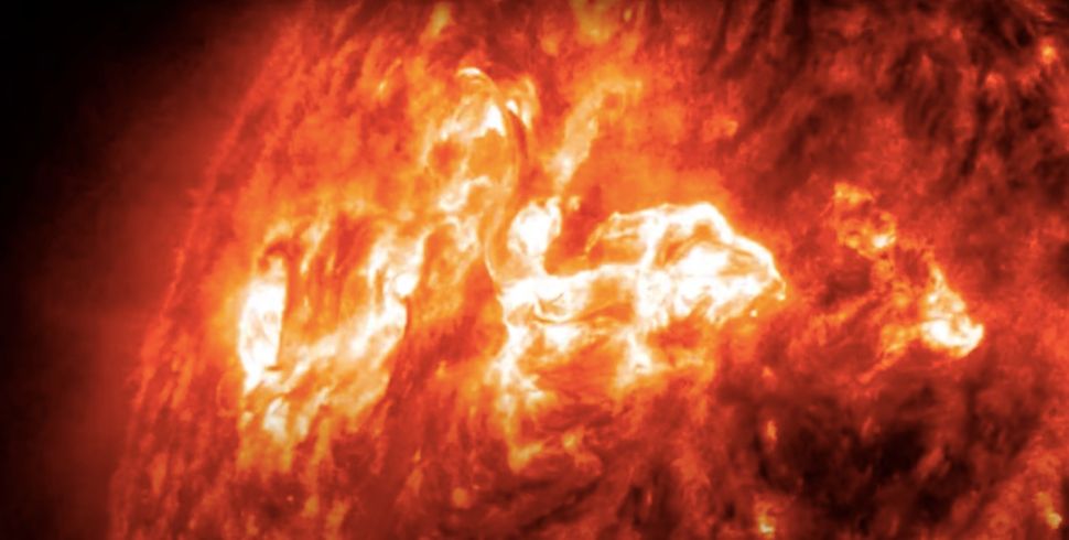 NASA solar flare 13June2022